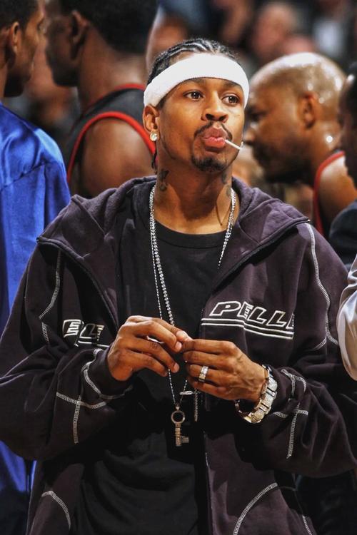 法媒：姆巴佩向巴黎索赔2.4亿欧，巴黎则要求姆巴佩赔偿1.8亿（法媒称姆巴佩向巴黎追讨2.4亿欧元，巴黎反向索赔1.8亿）