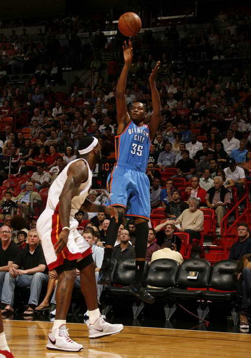 近15次西甲交手13胜2平，为巴萨对阿拉维斯最长不败纪录（巴萨对阿拉维斯西甲近15战13胜2平，创队史最长不败纪录）