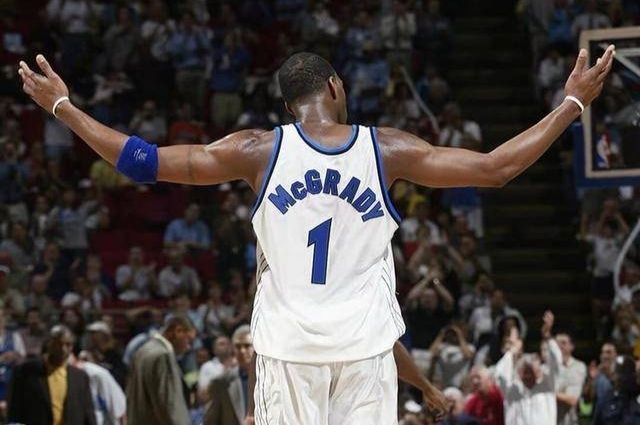 张伯伦：阿森纳具备成功的一切因素，我不算老还想继续踢球（张伯伦：阿森纳具备夺冠资本，我还年轻，盼继续征战）