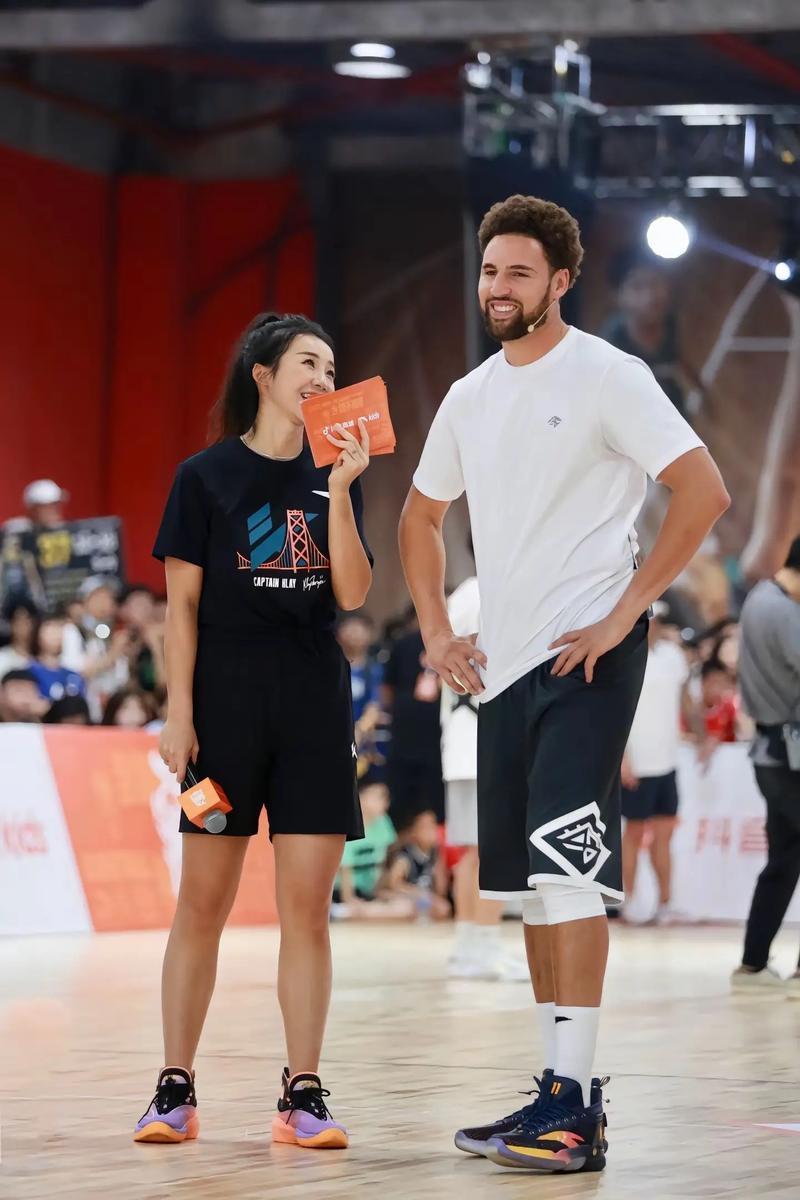 马明宇隔空给邵佳一加油：非常期待佳一率领国足走出低谷（马明宇隔空为邵佳一打气：期待佳一带领国足走出低谷）