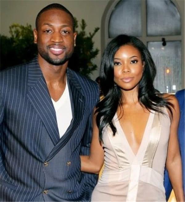 不对爱德华兹战术犯规？掘金主帅：他在三分线接球有三罚风险（掘金主帅解释未对爱德华兹战术犯规：其在三分线接球有三次罚球风险）