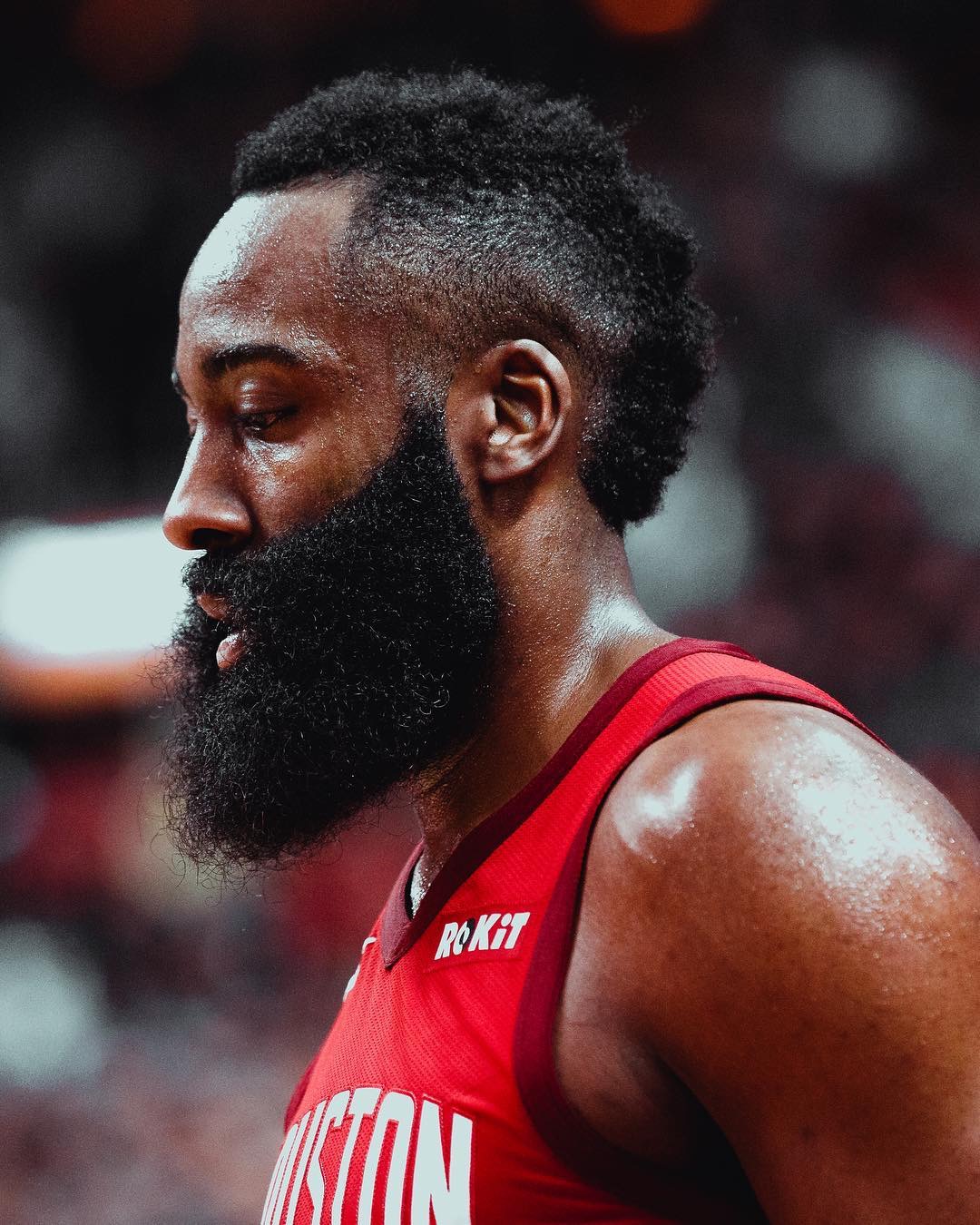 杨瀚森首发出战19分钟贡献4分5板2助（杨瀚森先发出场19分钟，拿到4分5篮板2助攻）