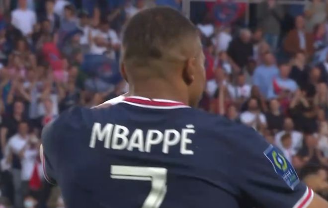 巴萨26／27赛季主场球衣谍照：配色灵感源自翻新后的诺坎普（巴萨26／27赛季主场球衣谍照流出：配色灵感取自焕新后的诺坎普）