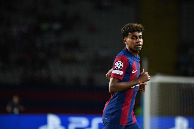 巴媒：漏吹点球+漏判两次严重犯规，巴甲俩裁判被停哨40天（巴媒：因漏判点球及两次严重犯规，巴甲两裁判被禁哨40天）