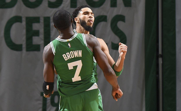 雷霆主帅：首战马刺是“试金石”，不过度准备专注实战检验（雷霆主帅：马刺揭幕战是试金石，不过度准备，以实战见真章）