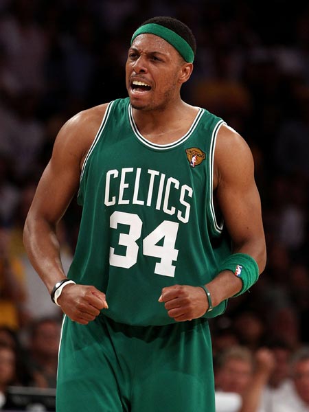 湖人目前战绩排在联盟第7，但总净胜分只有-15排在联盟第15（湖人战绩第7，净胜分-15却仅排联盟第15位）