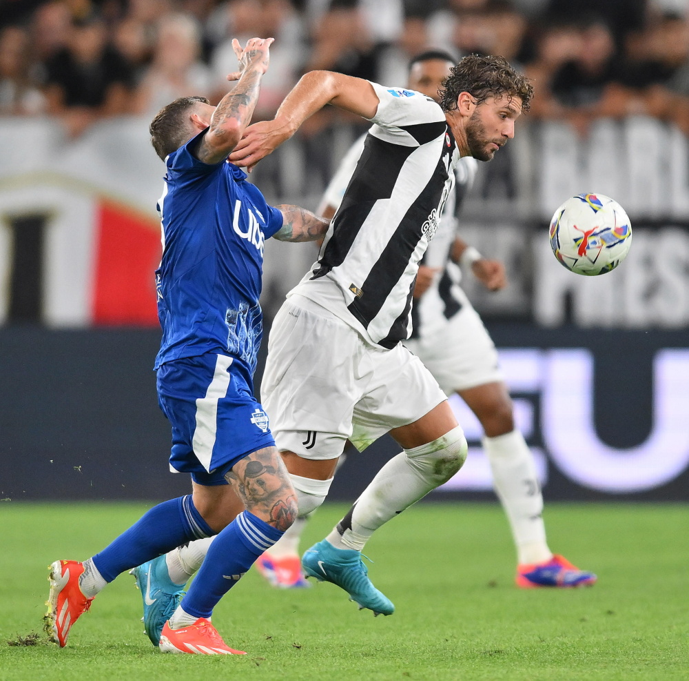 名宿们都拥护梅努？阿莫林：你很难把B费拿下，这是唯一原因（名宿都力挺梅努？阿莫林：B费几乎不可能被换下，这就是唯一原因）