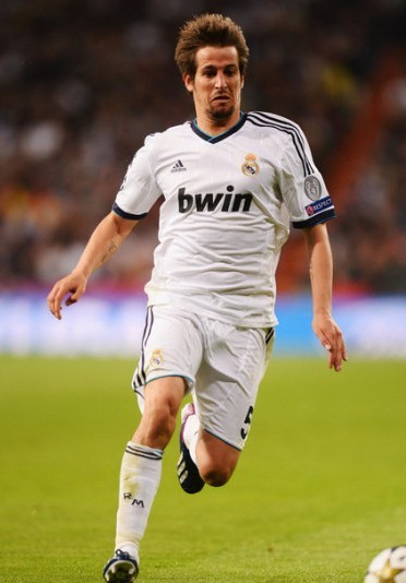 切尔西跟队：布罗亚加盟伯恩利转会费最高可达2000万镑（切尔西随队记者：布罗亚将投伯恩利，转会费最高达2000万镑）