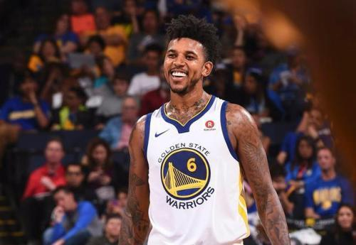 追平乔丹！穆雷生涯两次客场砍下50+且命中率超75%（穆雷追平乔丹纪录：生涯两度客场50+且命中率超75%）